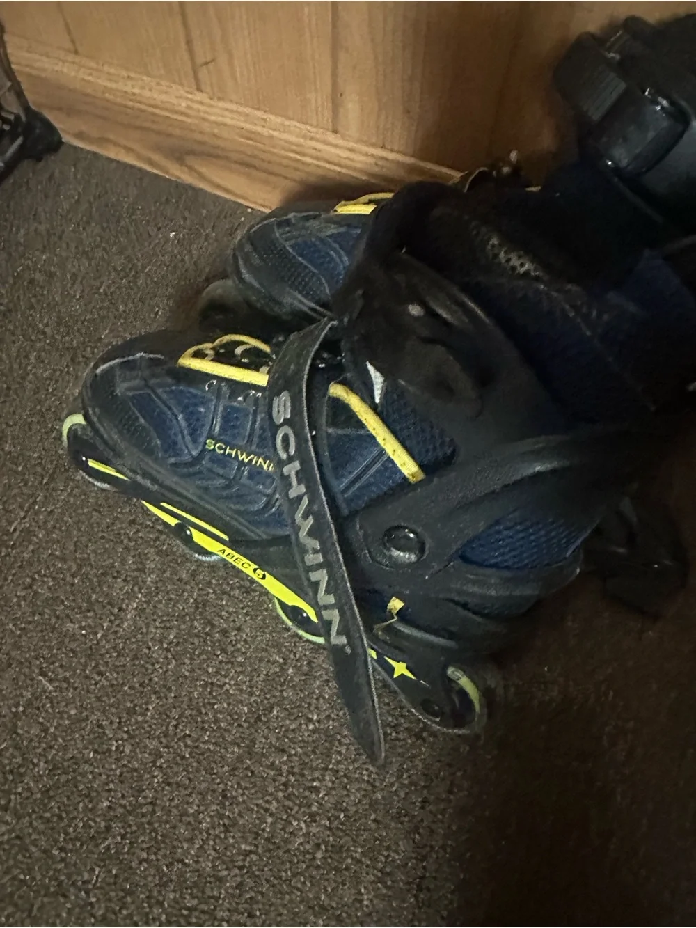 Schwinn Kids Navy & Yellow Adjustable Inline Skates size 5-8